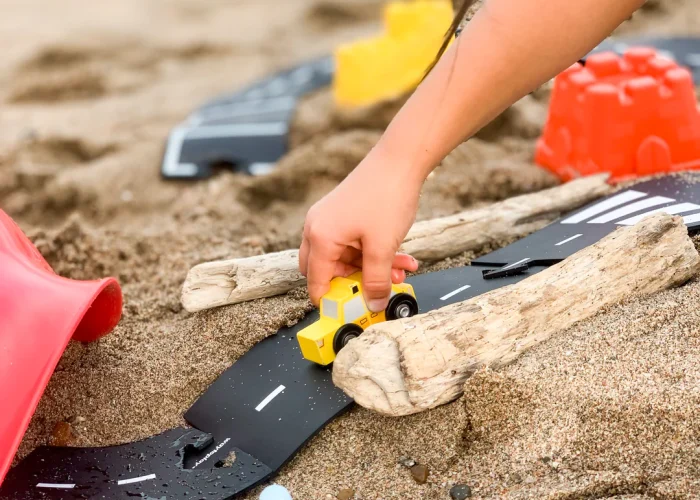 The_Fairy_Glitch_Mother_-_Waytoplay_Road_-_Playing_with_taxi_on_sand_53b5cb4e-ebc7-41c8-b150-67dfc7c2dd3b_1080x